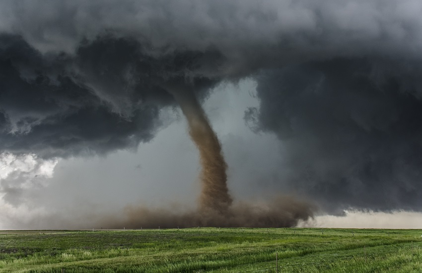 Illustration cartoon d'une tornade